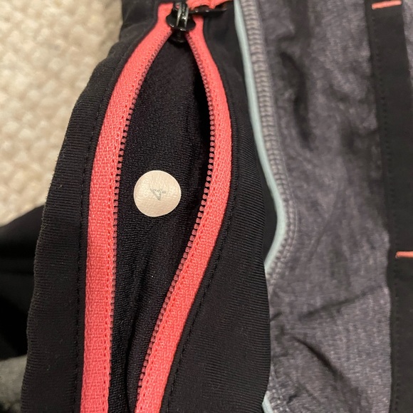 Lululemon speed shorts - Picture 4 of 4